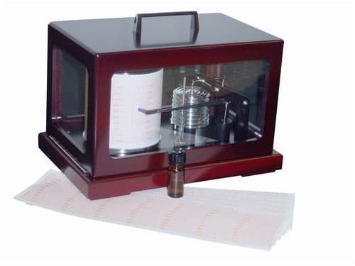 Precision – Barograph in Elegant Wooden Case