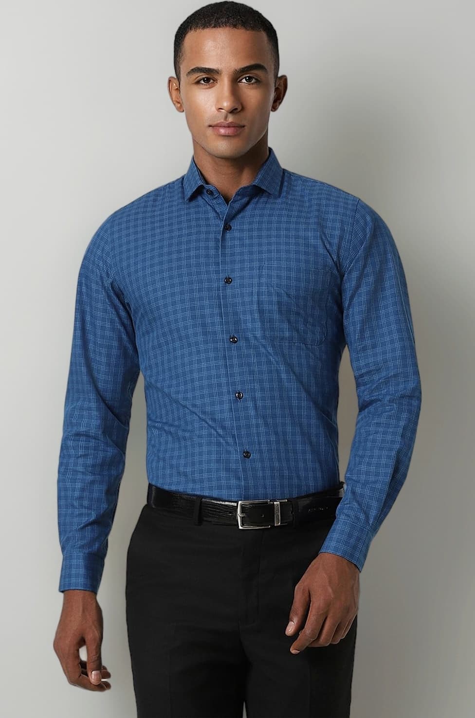 Peter England Men Polycotton Solid Slim Fit Shirt