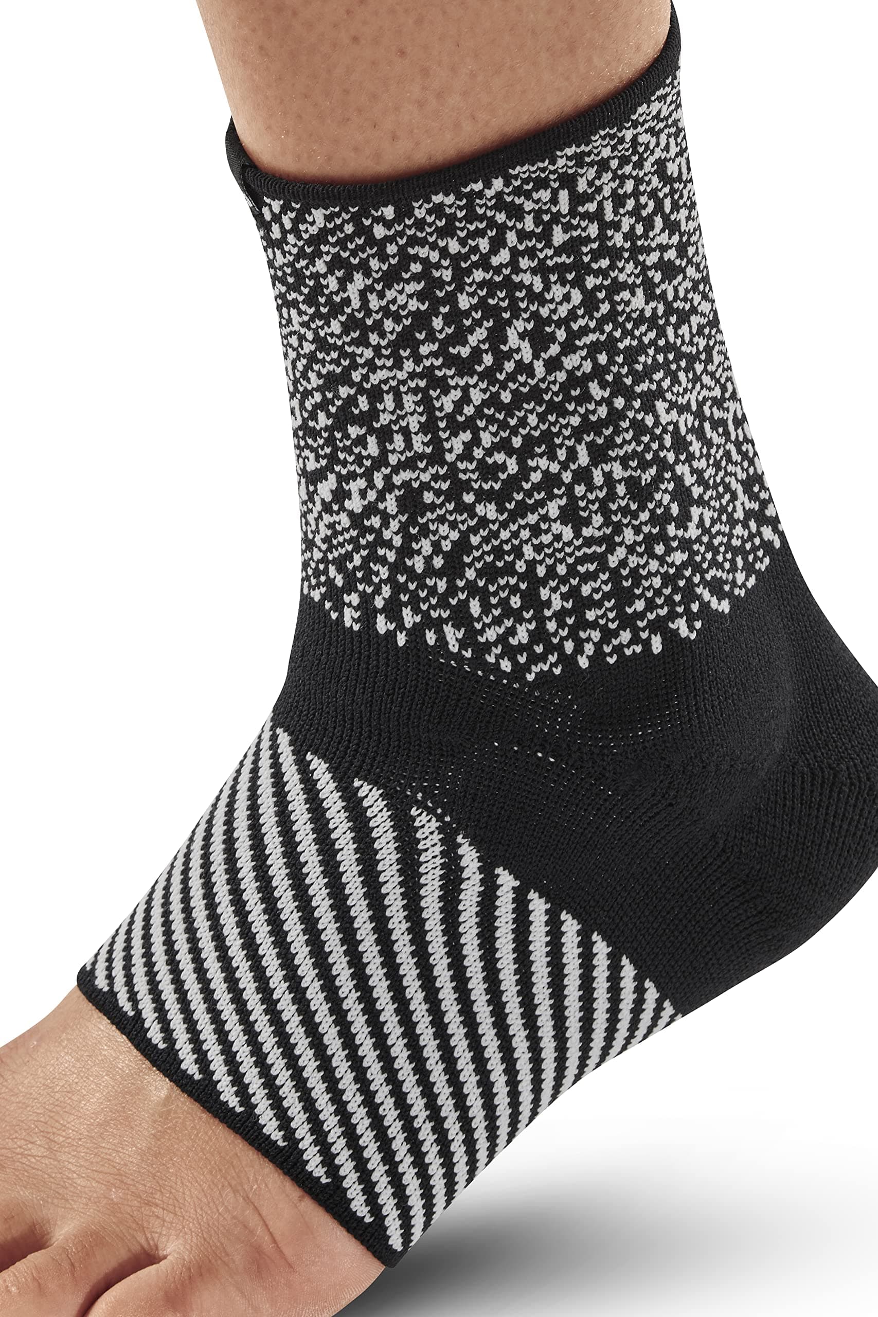 CEP - ORTHO ANKLE SLEEVE MAX SUPPORT COMPRESSION unisex | Ankle support with 3D silicone pad for ankle relief | Foot support with compression | Black/White | M