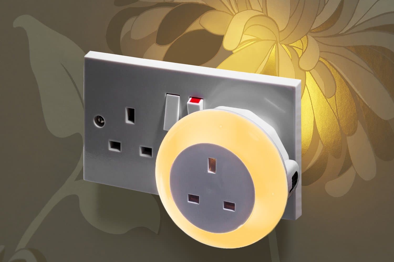 Automatic Plug in Multi Colour Plug Through LED Nursery Night Light with Dusk Till Dawn Daylight Sensor