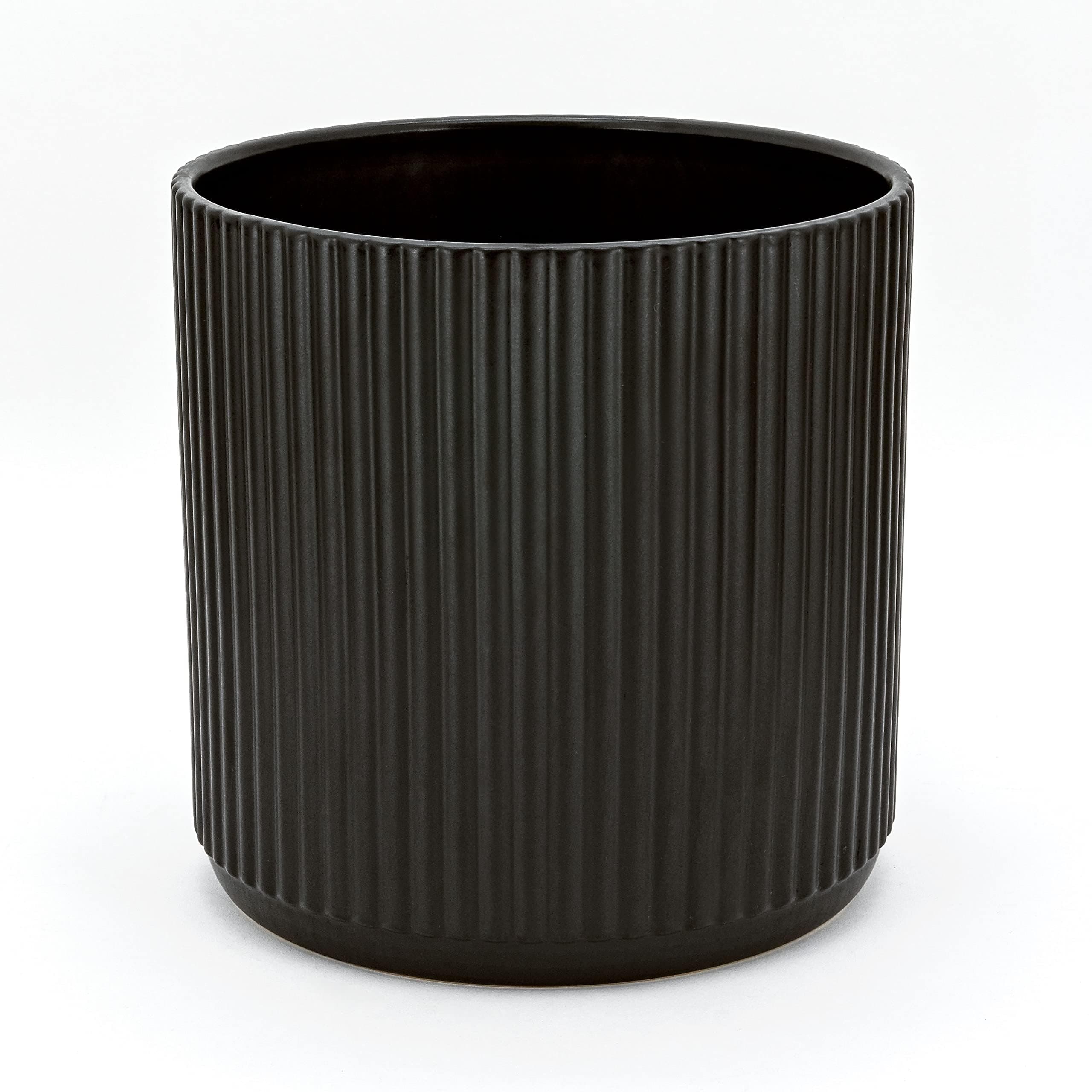 Amazon Basics Fluted Ceramic House Round Planter, 20.3 cm, Black